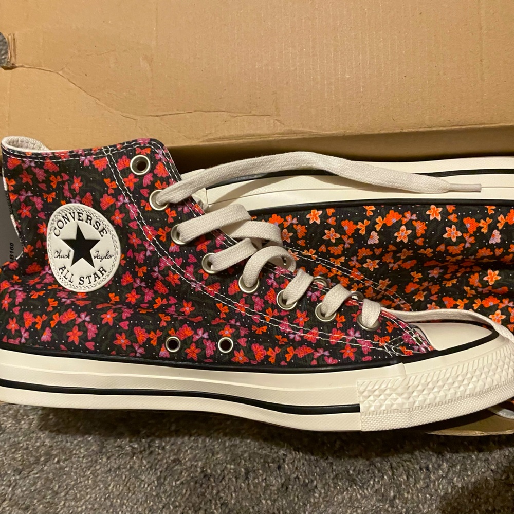 Flower-filled Chucks!